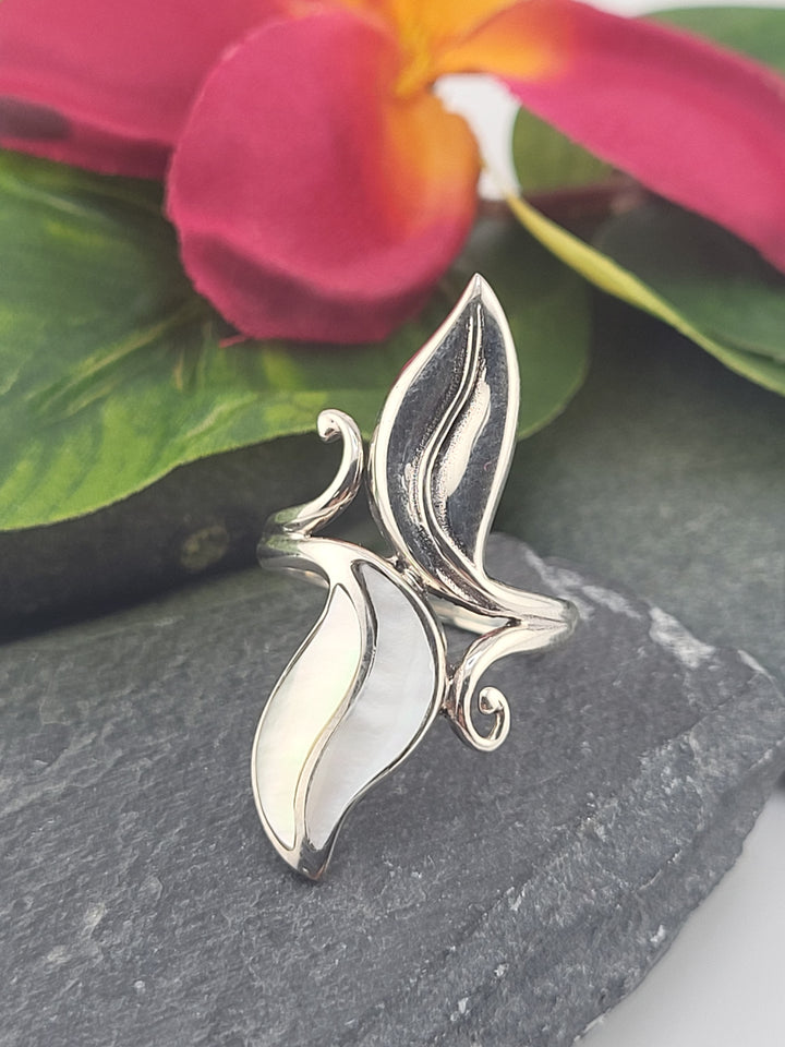 Mother of Pearl Leaf Ring - Size 7.25