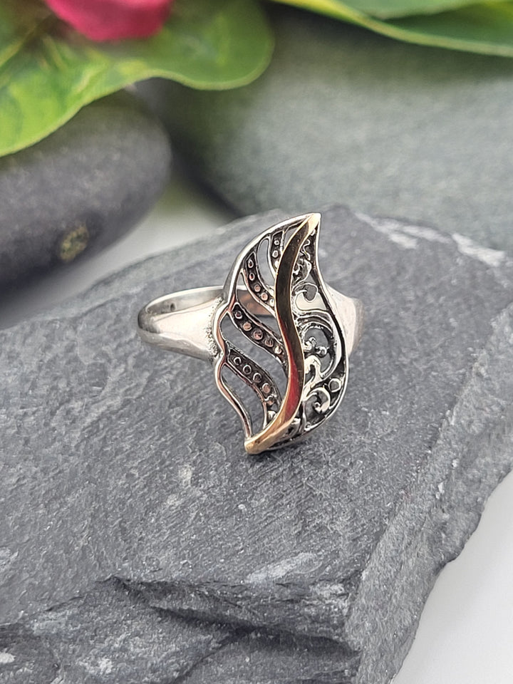 18k Accented Leaf Ring - Size 7.25