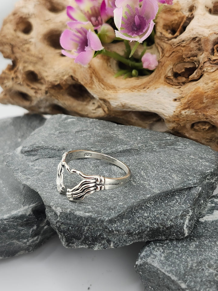 Skeleton Hand Heart Ring Size 8