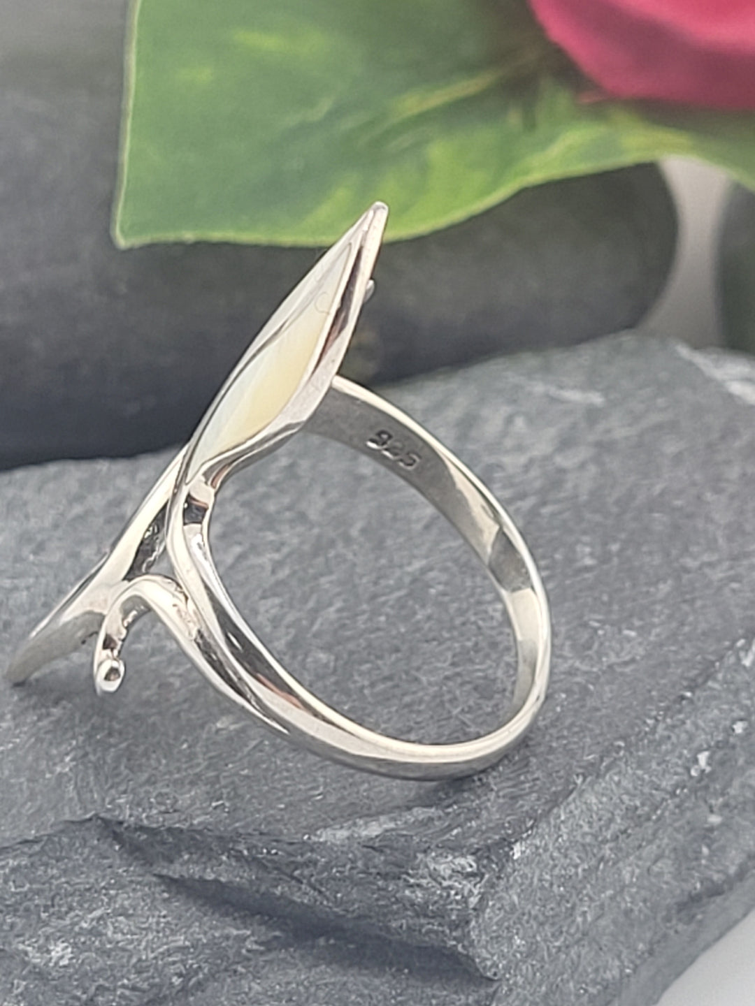 Mother of Pearl Leaf Ring - Size 7.25