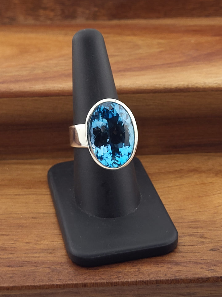 925 Sterling Silver Sky Topaz Ring Size 8