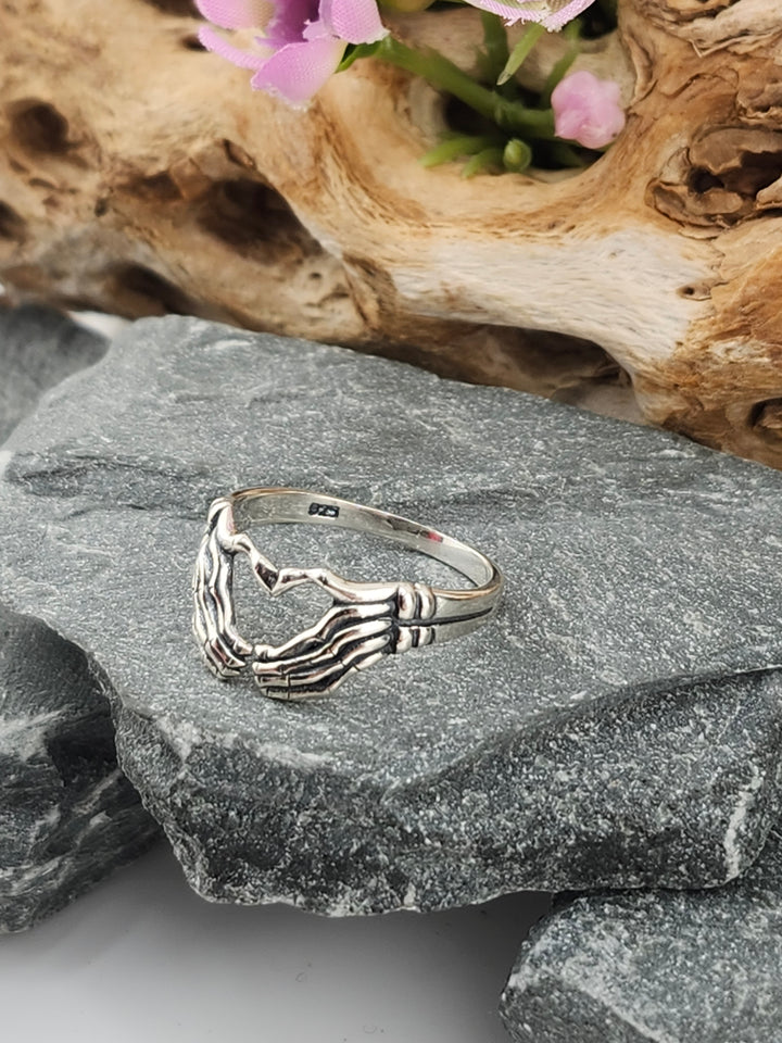 Skeleton Hand Heart Ring Size 7 1/4