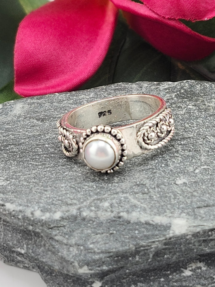 Floral Pearl Ring