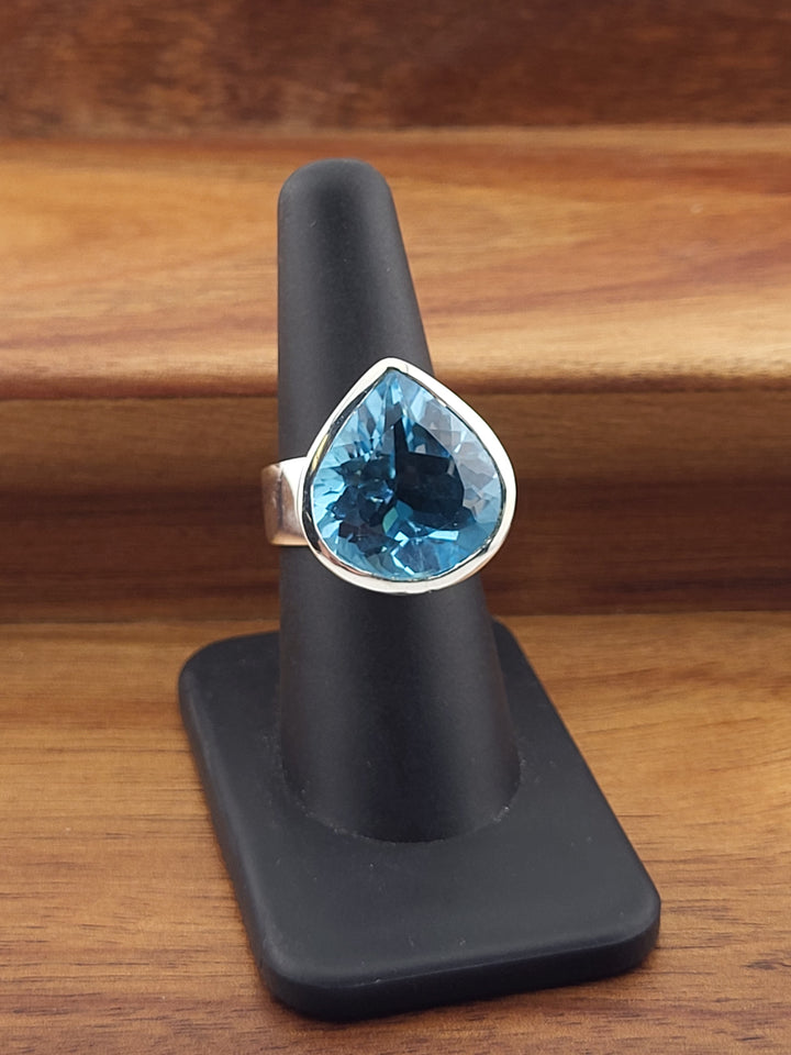 925 Sterling Silver Sky Topaz Ring Size 7