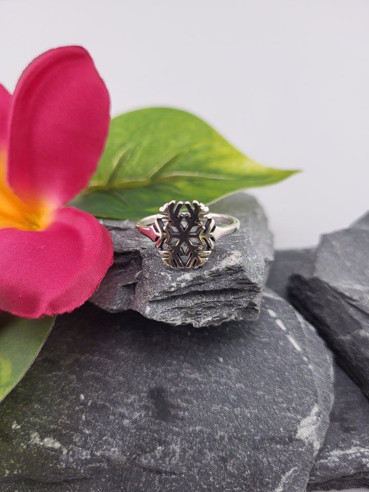 Dainty Snowflake Ring