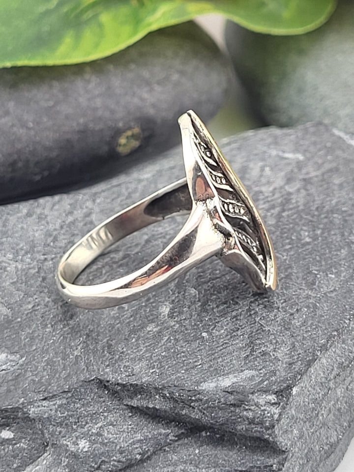 18k Accented Leaf Ring - Size 7.25